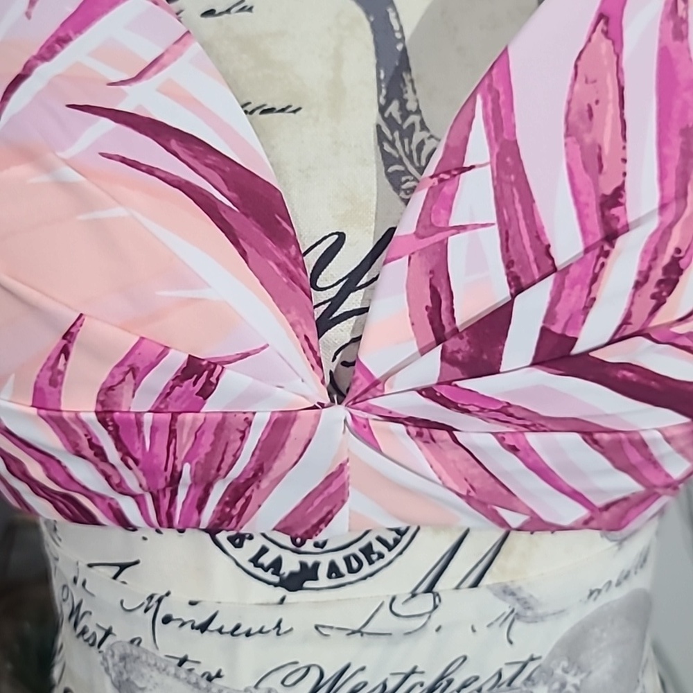 Aqua Couture Pink Tropical Bikini Top - Picture 4 of 9